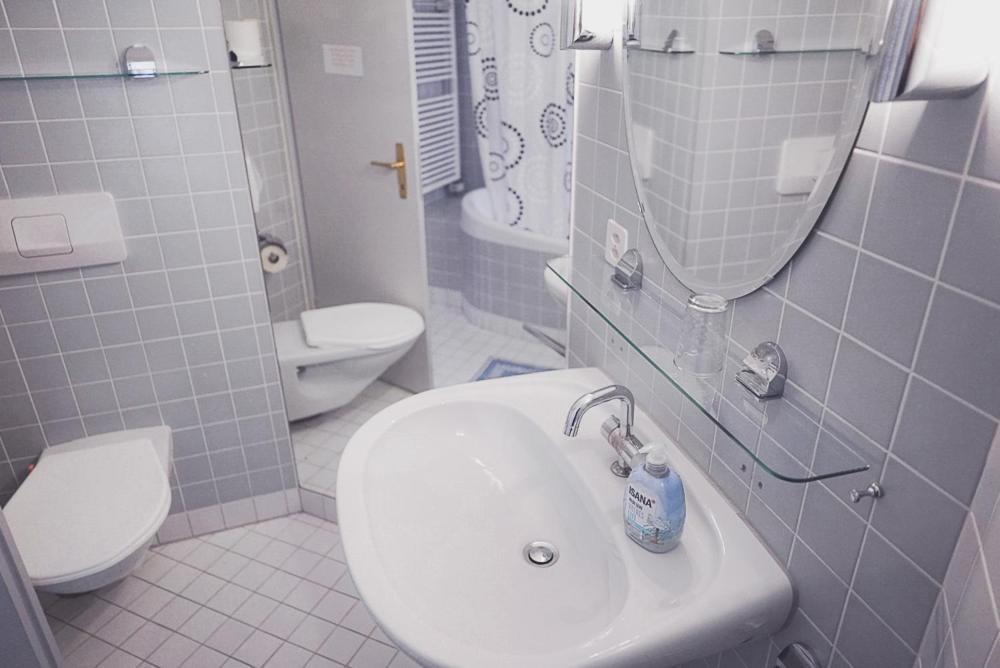 Dreierzimmer Därligen Esterno foto